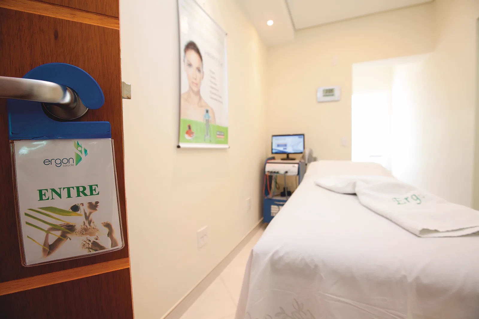 Sala de estética facial da Ergon Saúde em Sorocaba, onde é feito o jato de plasma