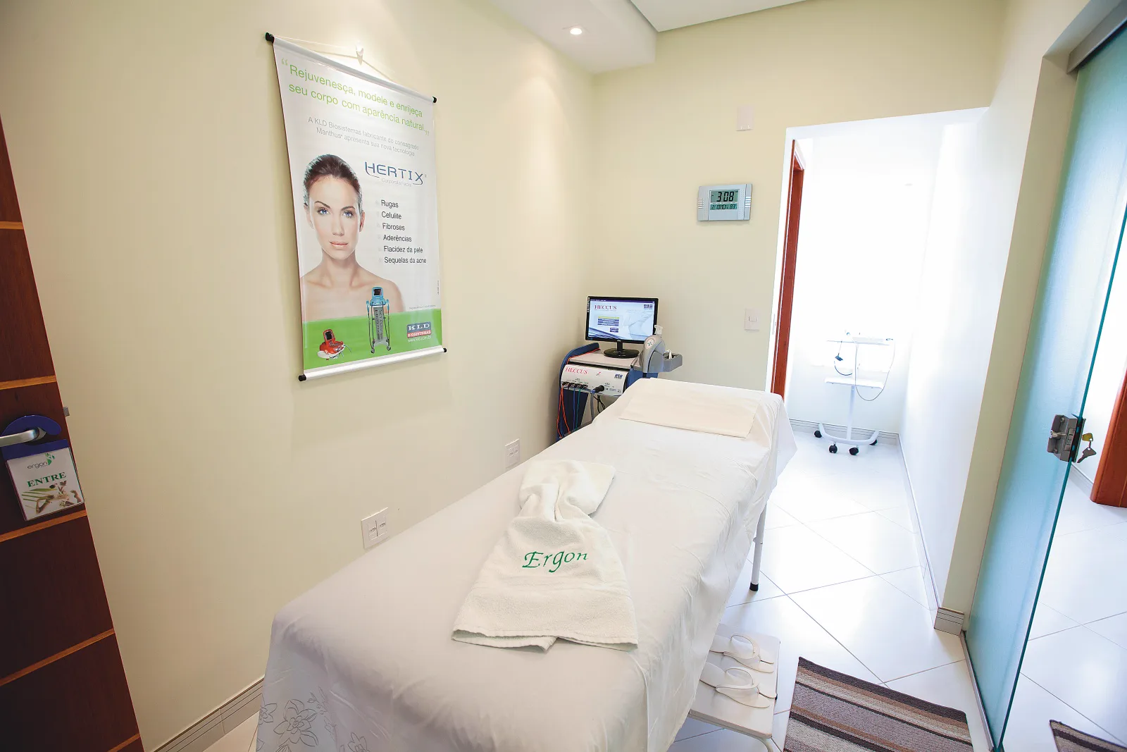 Sala de estética facial da Ergon Saúde em Sorocaba, onde é feita a carboxiterapia facial